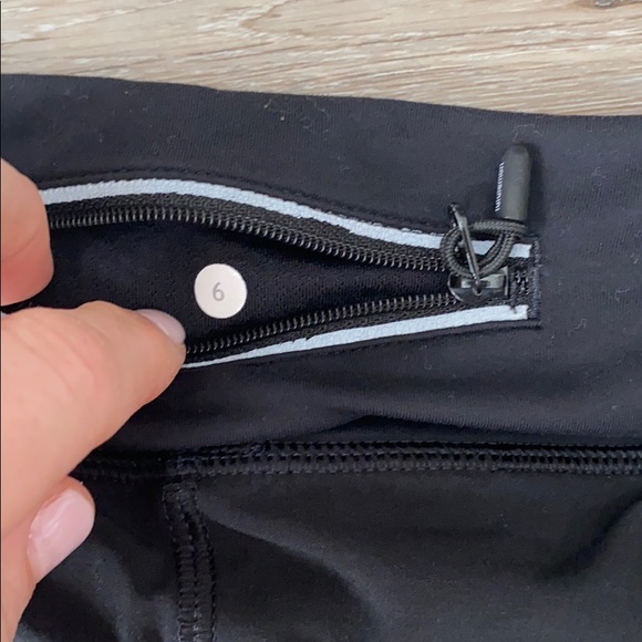Lululemon black speed shorts - Picture 3 of 4